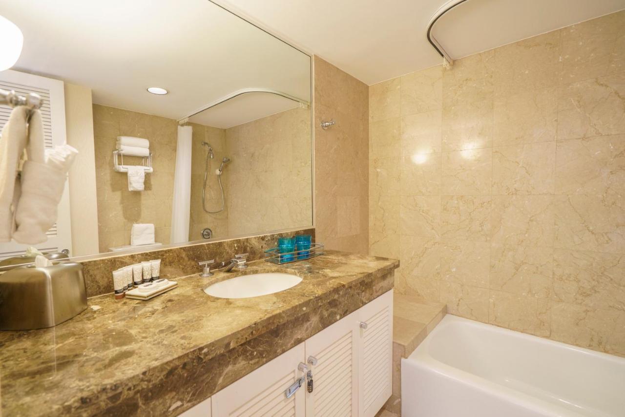 Studio Unit At The Royal Garden, In Waikiki ワイキキ・ロイヤルガーデン Гонолулу Екстер'єр фото